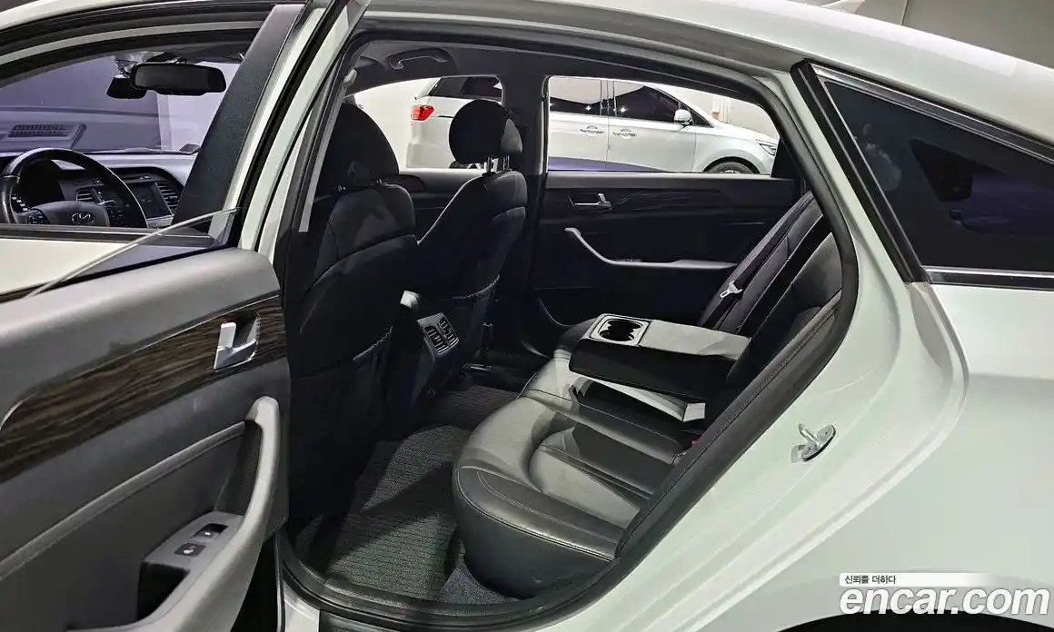 Hyundai Sonata 2015 2.0 Автомат в Москве № 5556, фото 17