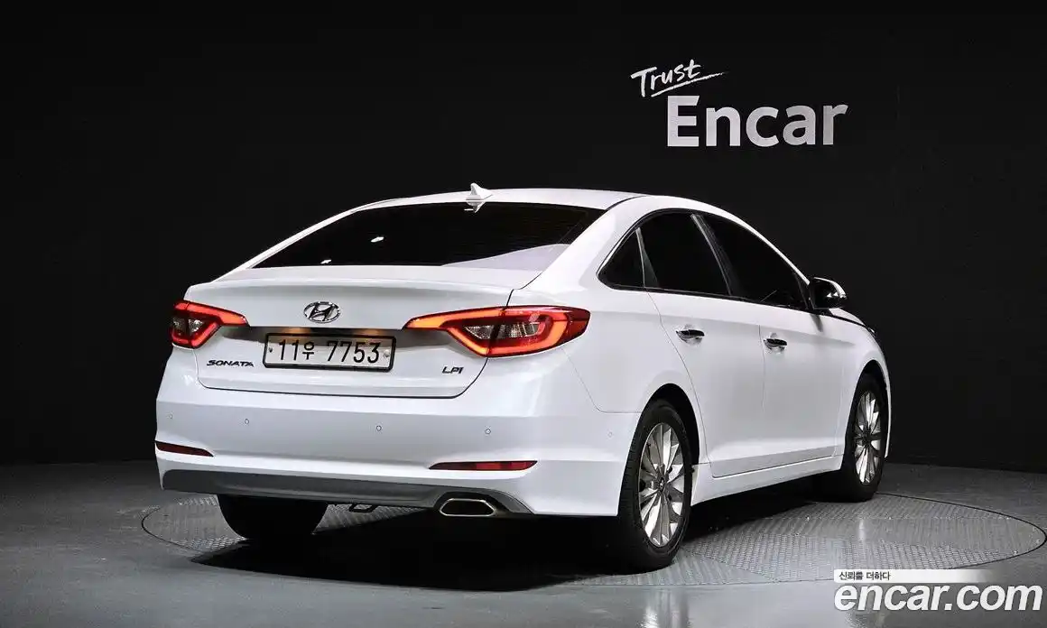 Hyundai Sonata 2015 2.0 Автомат в Москве № 5556, фото 8