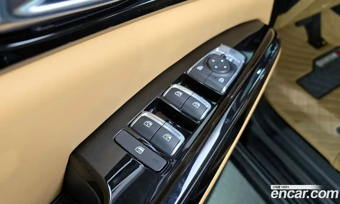 Kia Canival 2023 3.5 Автомат в Москве № 95907, фото 17