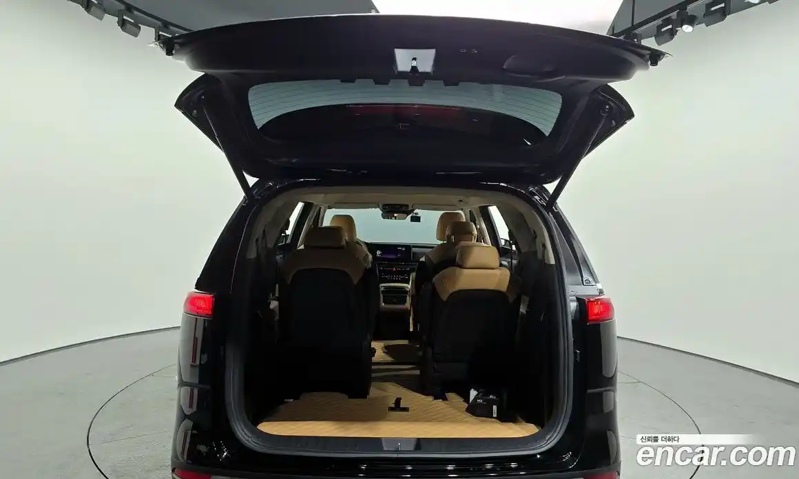 Kia Canival 2023 3.5 Автомат в Москве № 95907, фото 20