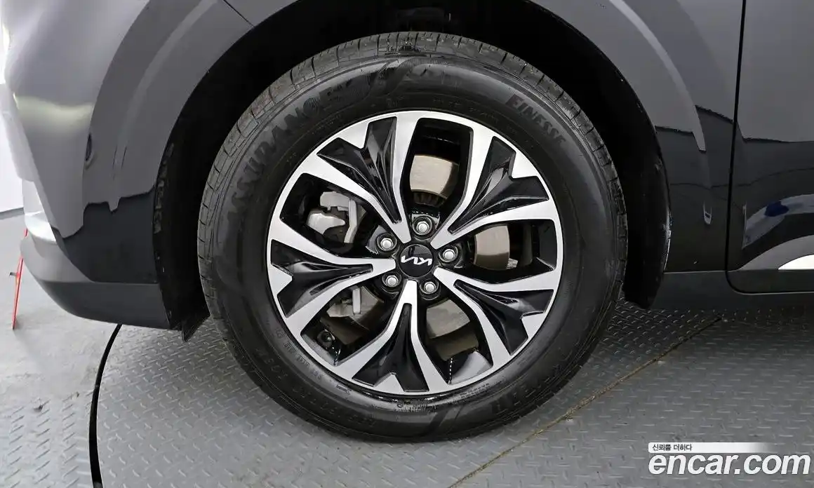 Kia Canival 2023 3.5 Автомат в Москве № 95907, фото 5