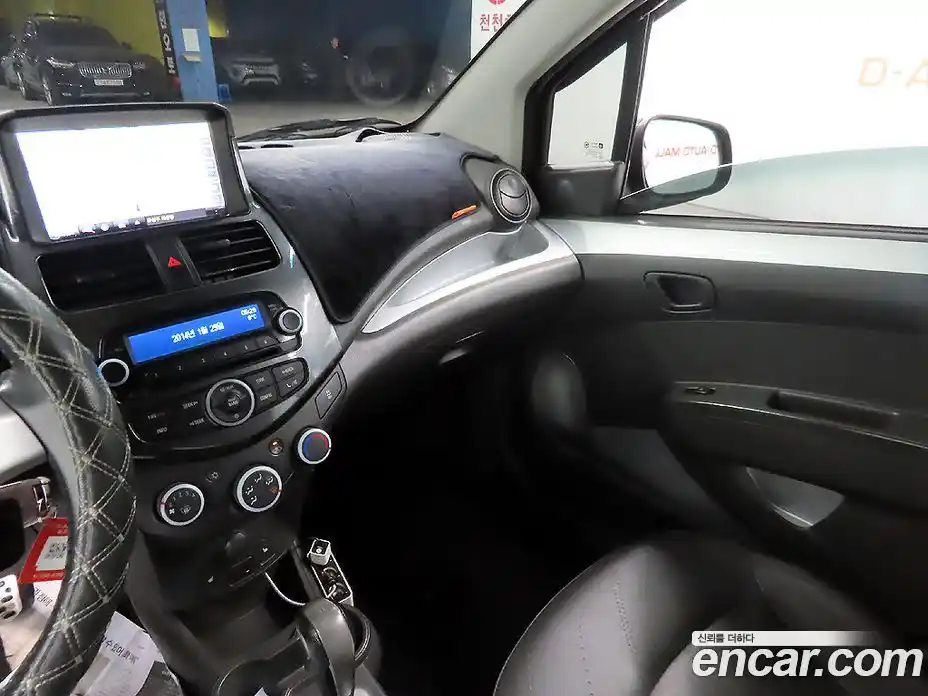 Chevrolet Spark 2015 1.0 Автомат в Москве № 104984, фото 12