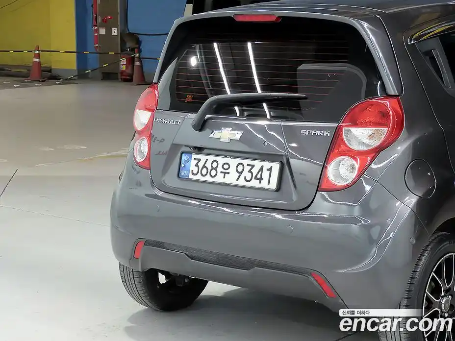 Chevrolet Spark 2015 1.0 Автомат в Москве № 104984, фото 17