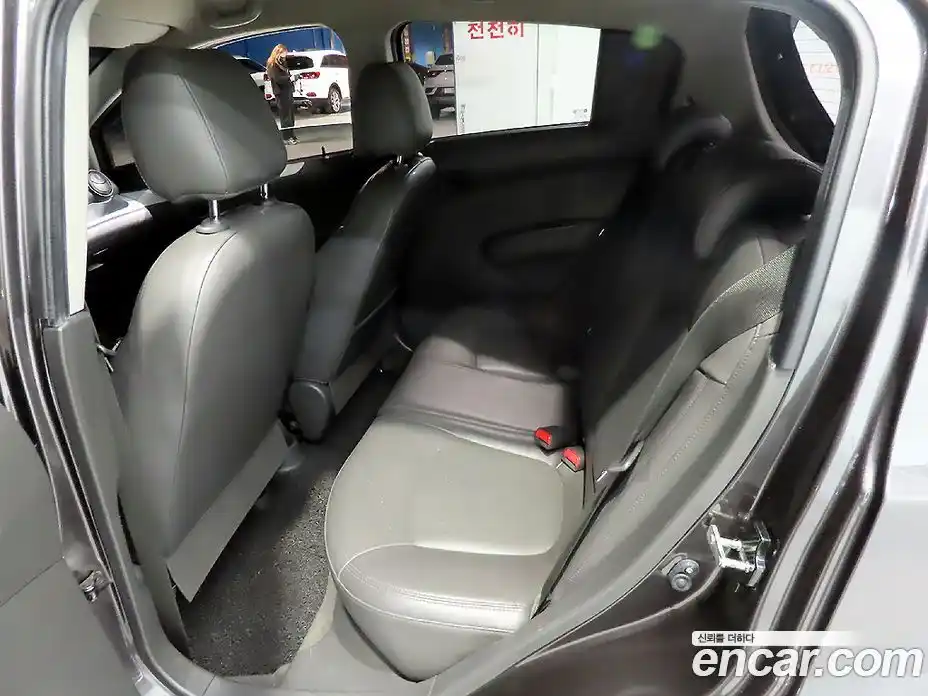 Chevrolet Spark 2015 1.0 Автомат в Москве № 104984, фото 7