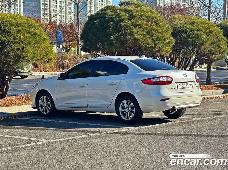 Renault SM3 2016 1.6 Автомат в Москве № 106118, фото 6