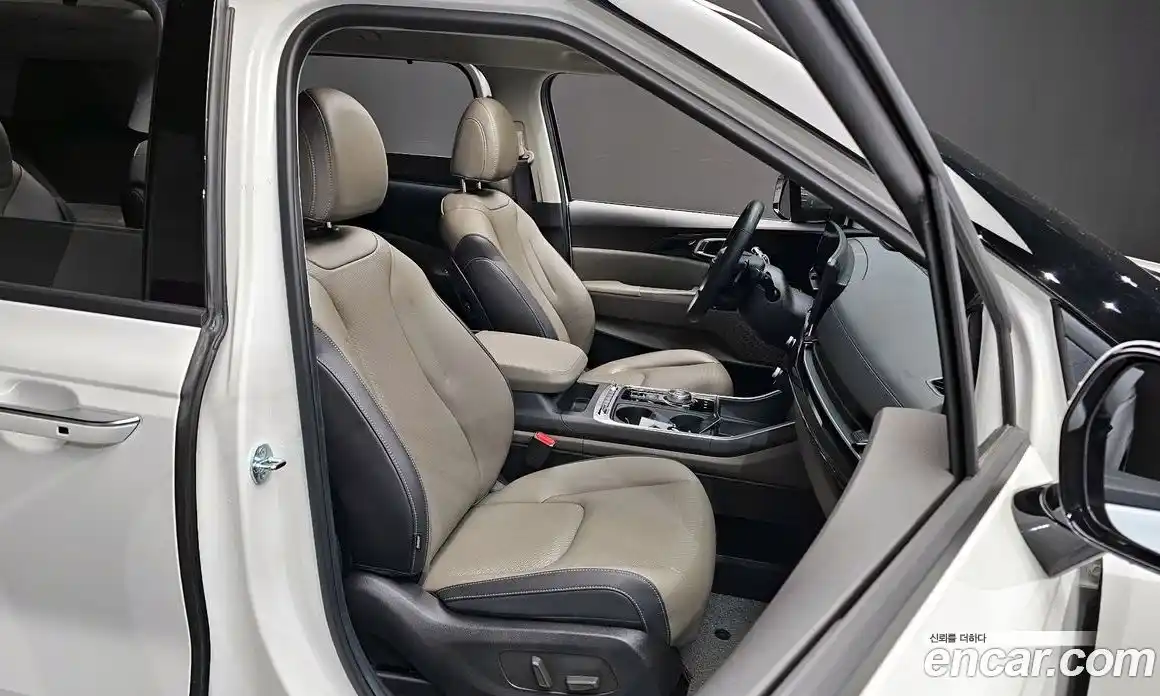 Kia Canival 2025 1.6 Автомат в Москве № 114122, фото 3