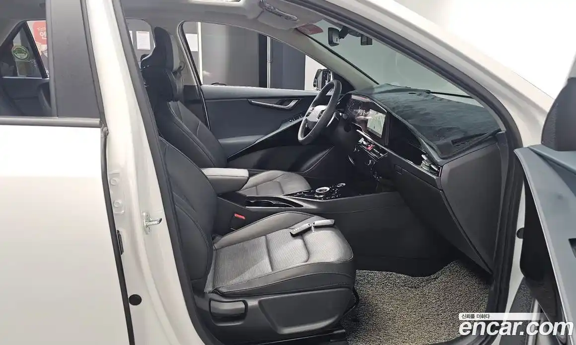 Kia Niro 2023 1.6 Автомат в Москве № 123135, фото 11