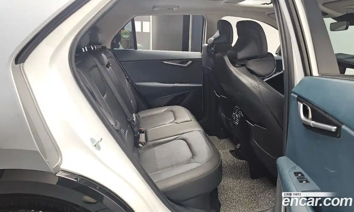 Kia Niro 2023 1.6 Автомат в Москве № 123135, фото 12