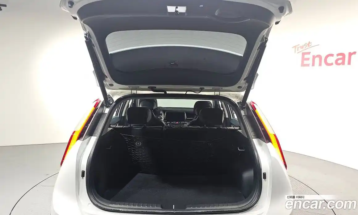 Kia Niro 2023 1.6 Автомат в Москве № 123135, фото 20