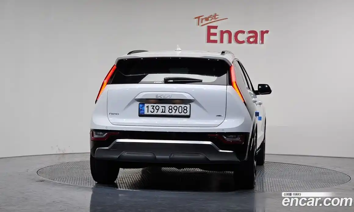 Kia Niro 2023 1.6 Автомат в Москве № 123135, фото 4