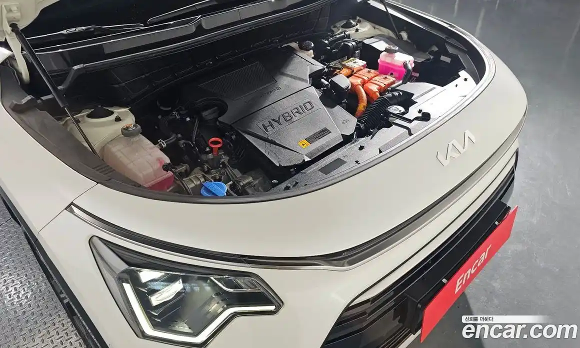 Kia Niro 2023 1.6 Автомат в Москве № 123135, фото 6