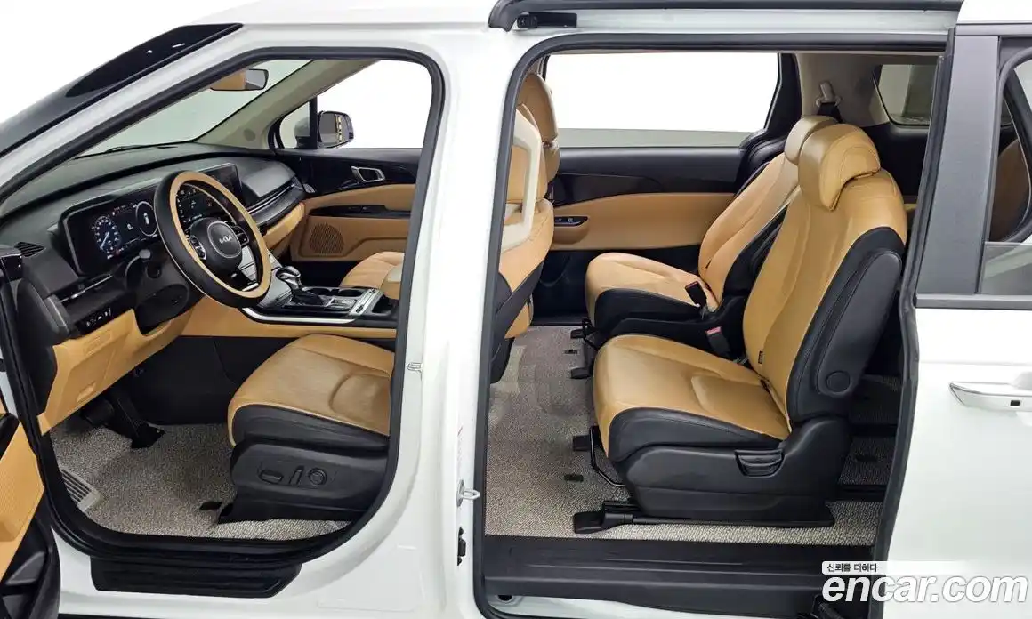 Kia Canival 2023 2.2 Автомат в Москве № 123549, фото 19