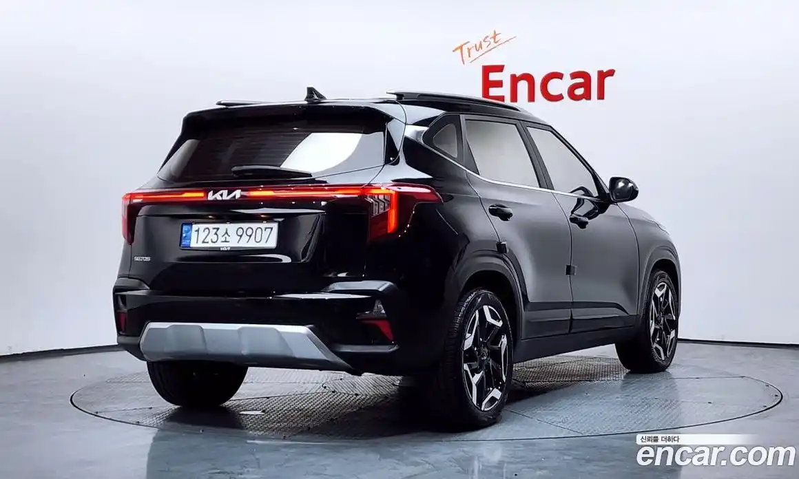 Kia Seltos 2023 1.6 Автомат в Москве № 123904, фото 5