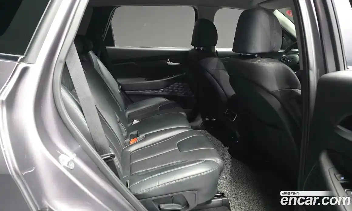 Hyundai Santa Fe 2022 2.2 Автомат в Москве № 125938, фото 16