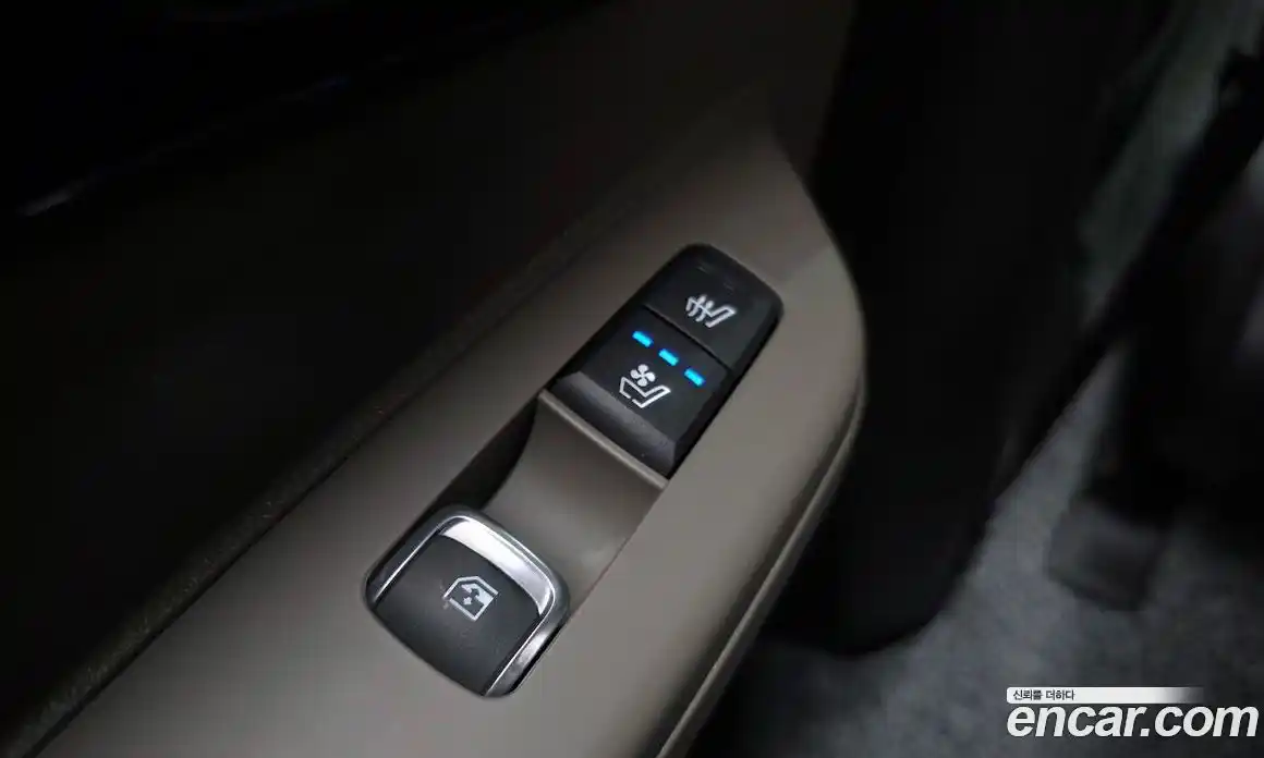 Kia Canival 2024 3.5 Автомат в Москве № 127605, фото 17