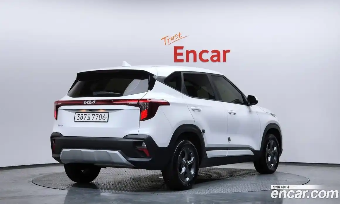 Kia Seltos 2025 2.0 Автомат в Москве № 128086, фото 2