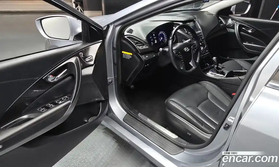 Hyundai Grandeur 2015 2.4 Автомат в Москве № 130228, фото 16