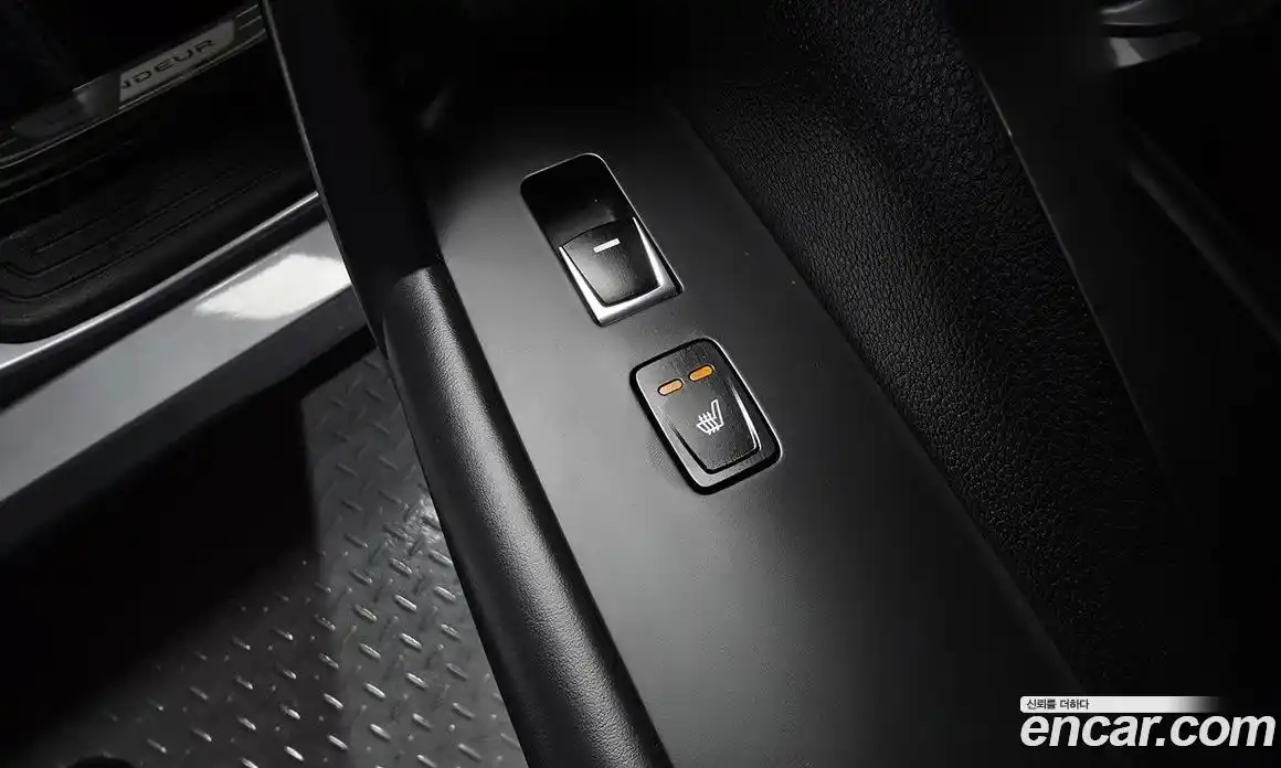 Hyundai Grandeur 2015 2.4 Автомат в Москве № 130228, фото 20