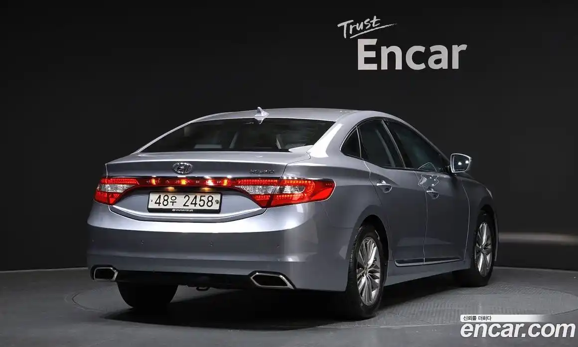 Hyundai Grandeur 2015 2.4 Автомат в Москве № 130228, фото 9