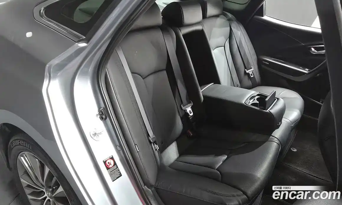 Hyundai Grandeur 2015 2.4 Автомат в Москве № 130228, фото 10