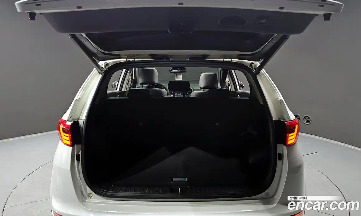 Kia Sportage 2018 1.7 Автомат в Москве № 131512, фото 11