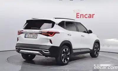 Kia Seltos 2022 1.6 Автомат в Москве № 132990, миниатюра 2