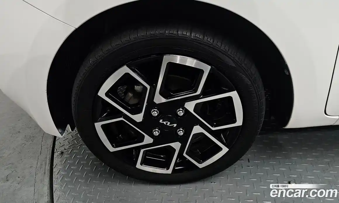 Kia Ray 2023 1.0 Автомат в Москве № 132993, фото 14