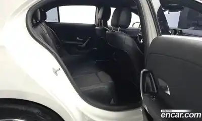 Mercedes-Benz A-Class 2022 2.0 Автомат в Москве № 137915, миниатюра 2