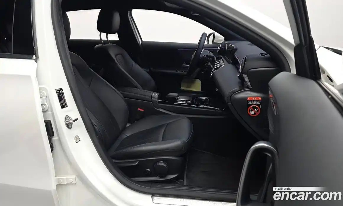 Mercedes-Benz A-Class 2022 2.0 Автомат в Москве № 137915, фото 6