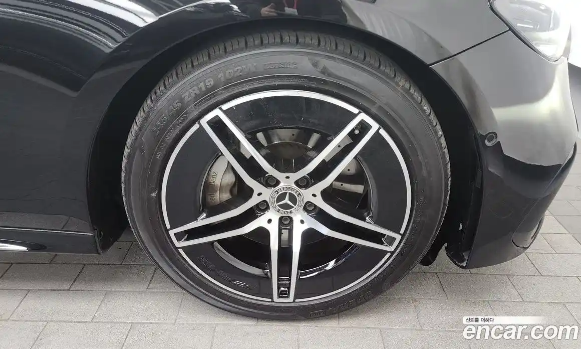 Mercedes-Benz E-Class 2024 2.0 Автомат в Москве № 140692, фото 4