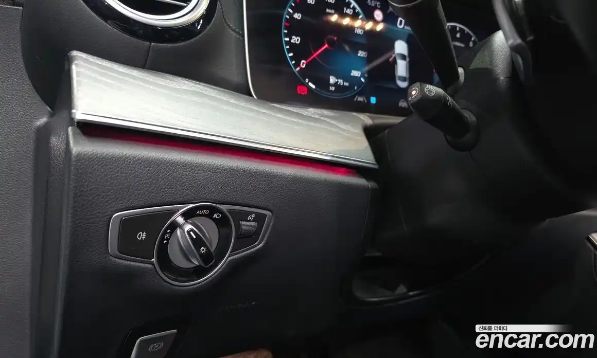 Mercedes-Benz E-Class 2022 2.0 Автомат в Москве № 142605, фото 18