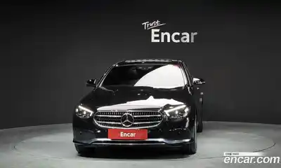 Mercedes-Benz E-Class 2022 2.0 Автомат в Москве № 142605, миниатюра 3