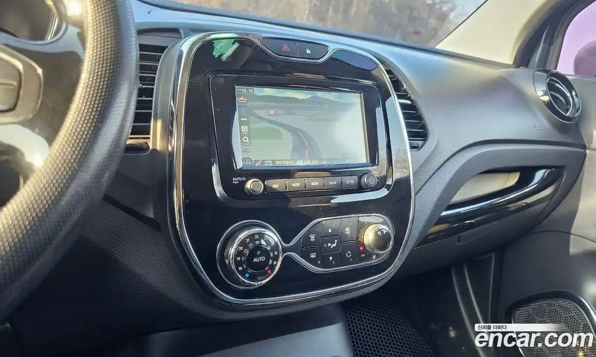 Renault QM3 2015 1.5 Автомат в Москве № 148928, фото 16