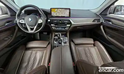 BMW 5-Series, 2022