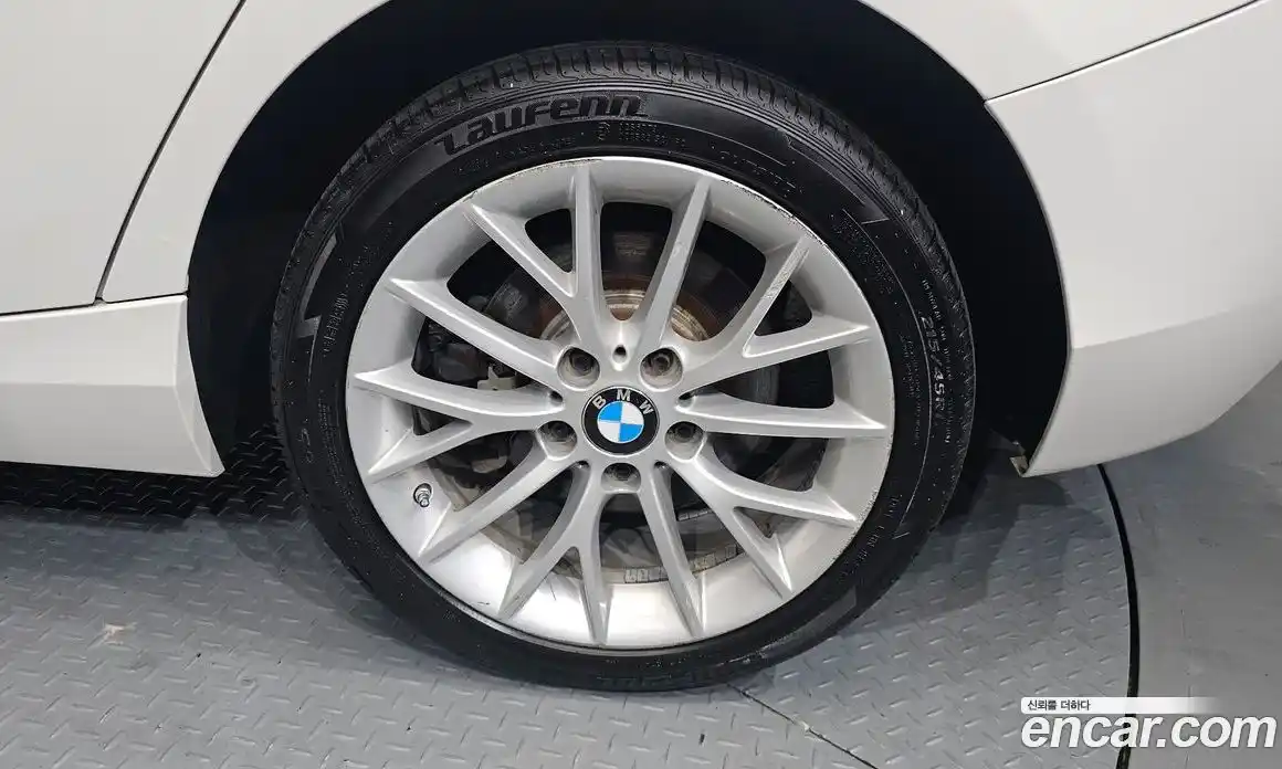 BMW 1-Series 2015 2.0 Автомат в Москве № 157854, фото 4