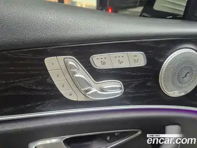 Mercedes-Benz E-Class 2017 2.0 Автомат в Москве № 159689, миниатюра 9