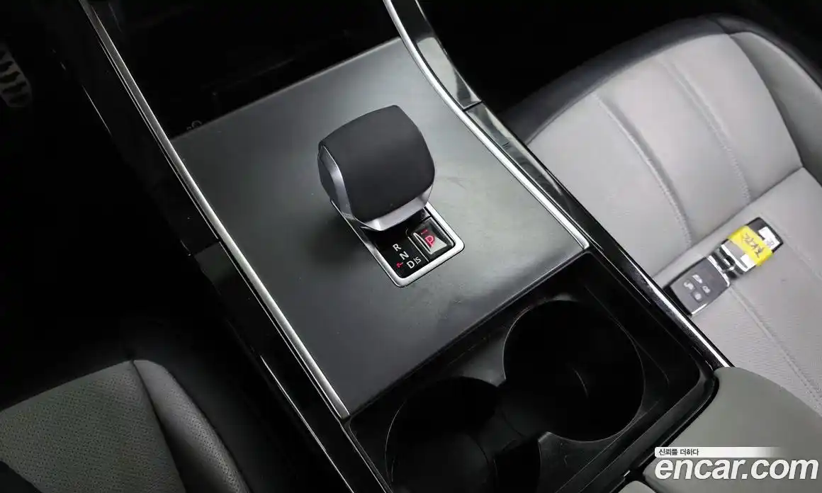 Land Rover Range-Rover Evoque 2024 2.0 Автомат в Москве № 165933, фото 16