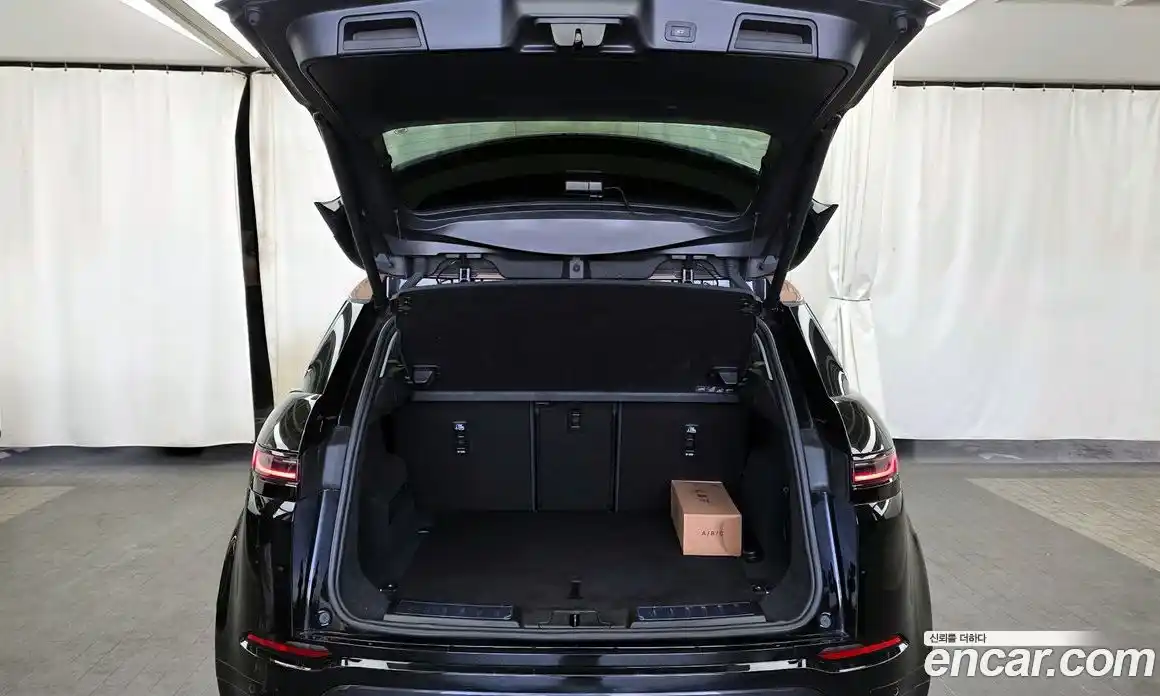 Land Rover Range-Rover Evoque 2024 2.0 Автомат в Москве № 165933, фото 9