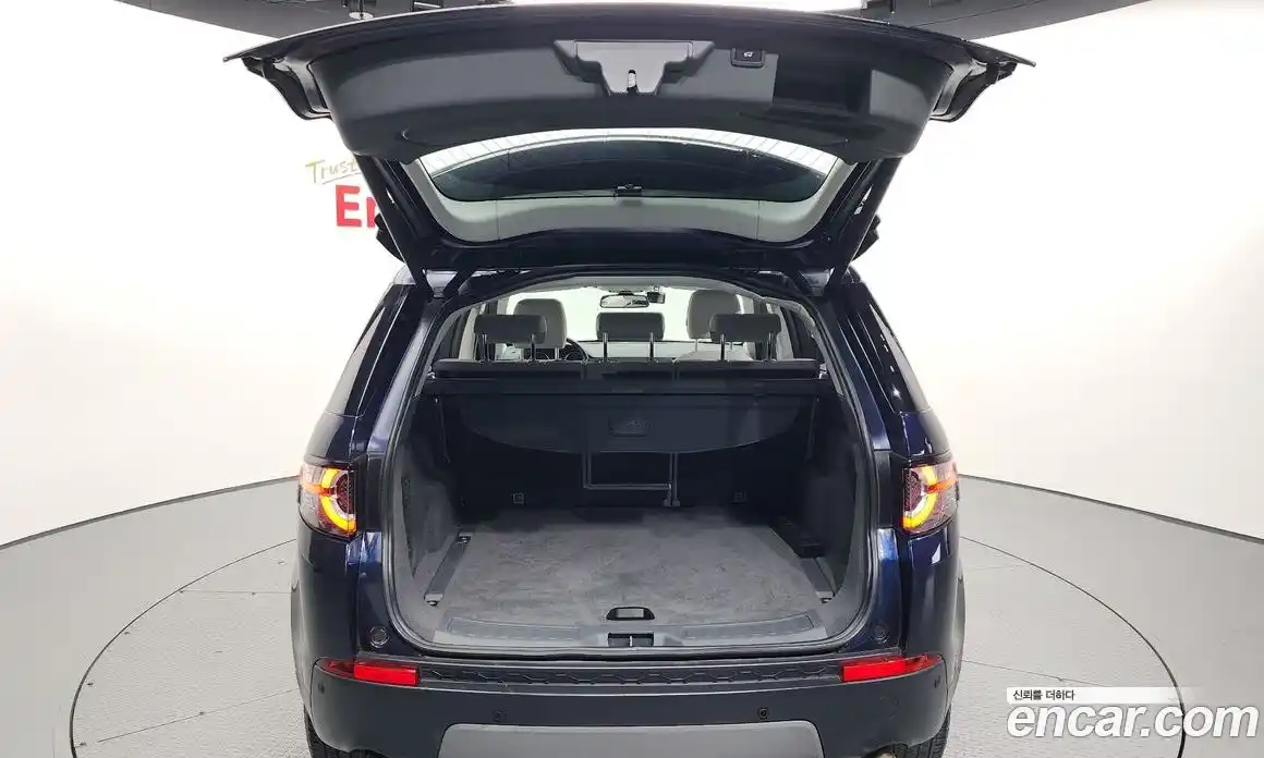 Land Rover Discovery Sport 2017 2.0 Автомат в Москве № 165975, фото 5