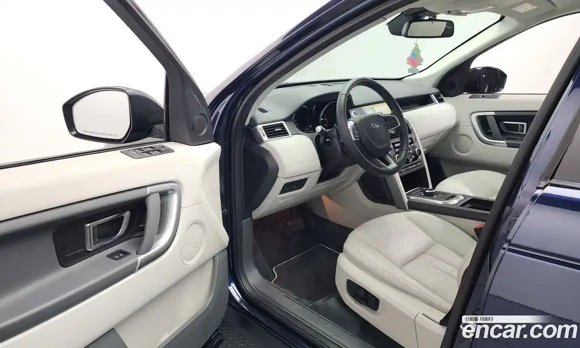 Land Rover Discovery Sport 2017 2.0 Автомат в Москве № 165975, фото 8