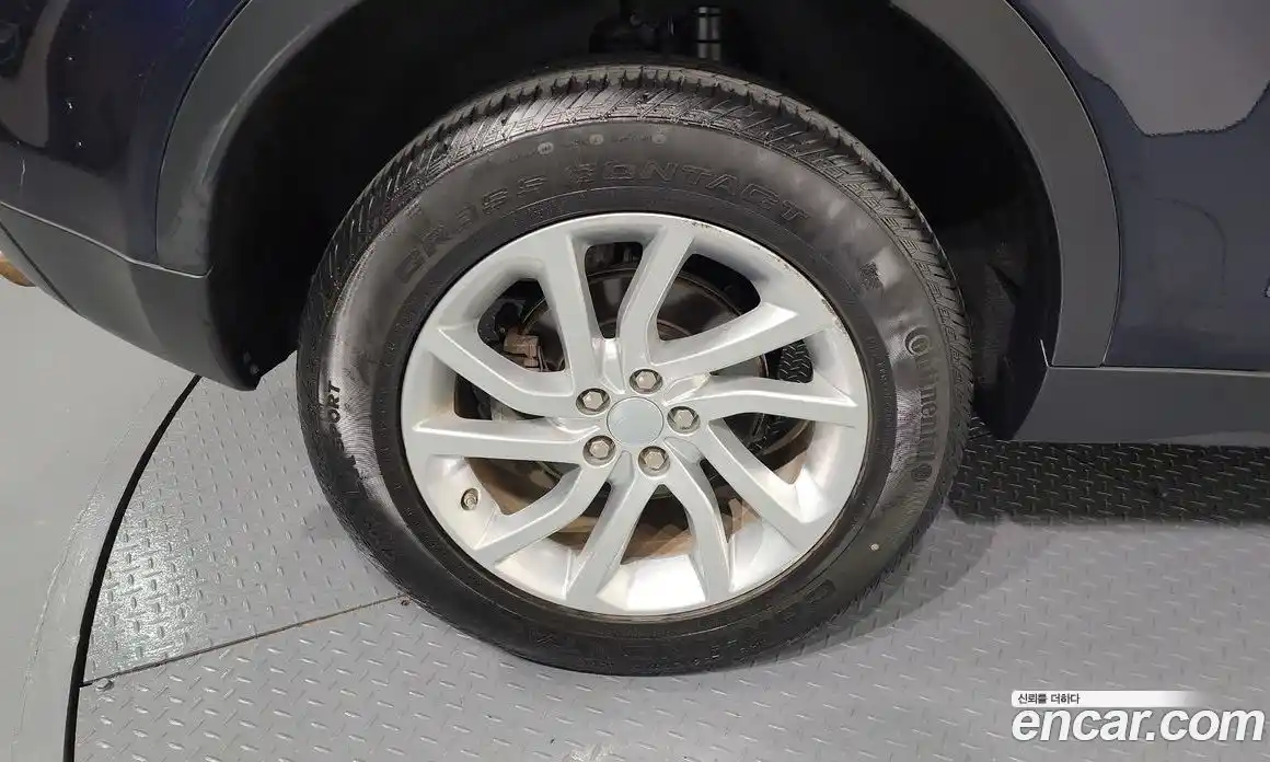 Land Rover Discovery Sport 2017 2.0 Автомат в Москве № 165975, фото 9