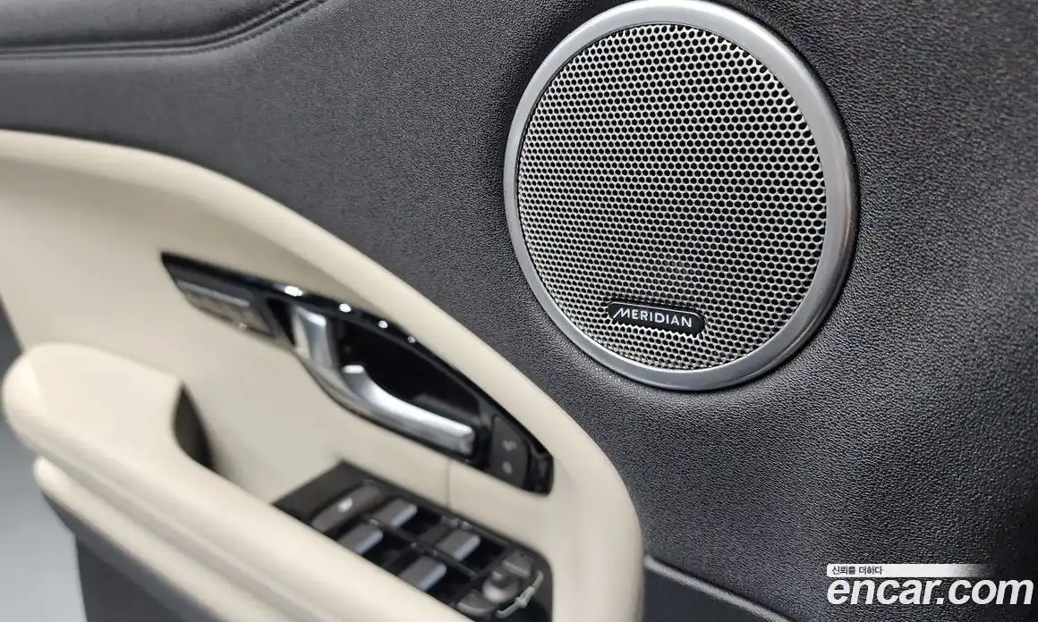 Land Rover Range-Rover Evoque 2017 2.0 Автомат в Москве № 166210, фото 13