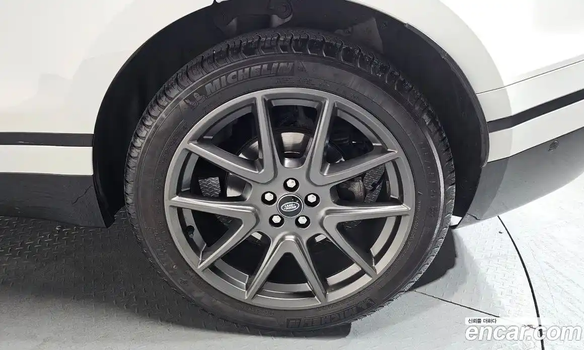 Land Rover Range-Rover Velar 2021 3.0 Автомат в Москве № 166228, фото 4