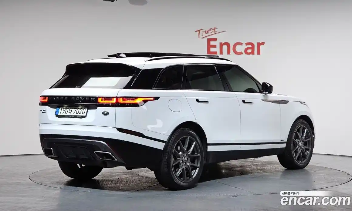 Land Rover Range-Rover Velar 2021 3.0 Автомат в Москве № 166228, фото 10