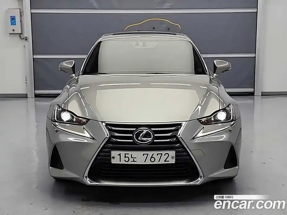 Lexus IS 2018 2.0 Автомат в Москве № 168206, фото 1