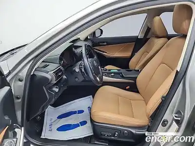 Lexus IS 2018 2.0 Автомат в Москве № 168206, миниатюра 11