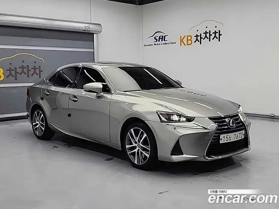 Lexus IS 2018 2.0 Автомат в Москве № 168206, фото 4