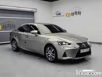 Lexus IS 2018 2.0 Автомат в Москве № 168206, миниатюра 4