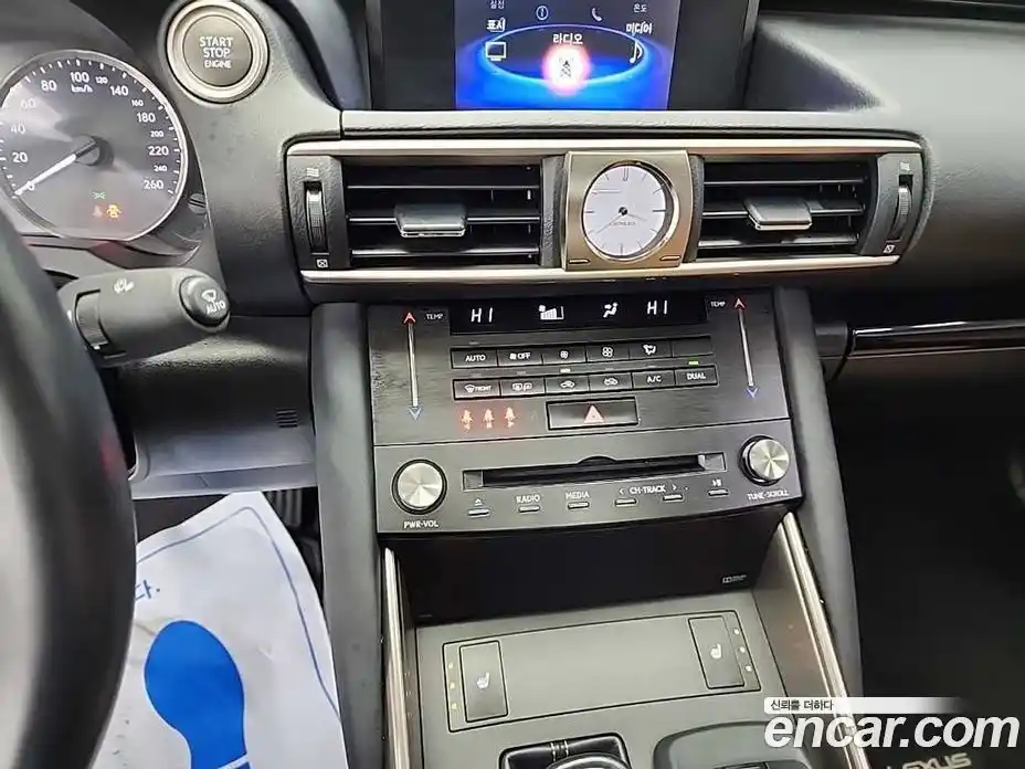 Lexus IS 2018 2.0 Автомат в Москве № 168206, фото 10