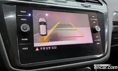 Volkswagen Tiguan 2023 2.0 Автомат в Москве № 168604, миниатюра 4